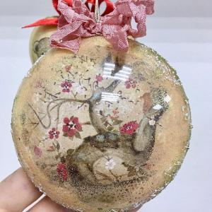 Онлайн курс “Зимняя сказка”: микс медиа декор 2-х новогодних ёлочных игрушек, 12 уроков с неограниченным доступом