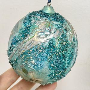 Онлайн курс “Зимняя сказка”: микс медиа декор 2-х новогодних ёлочных игрушек, 12 уроков с неограниченным доступом